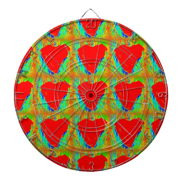 corazones rojos en tablero de dardo verde (Frente)