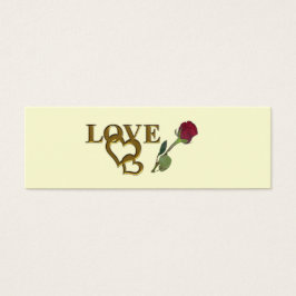 Corazones románticos interbloqueantes y rosa roja