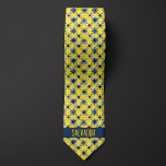 Corbata Abstracto Acuarela Amarillo y Floral Azul Monogram<br><div class="desc">Haga una declaración audaz con nuestro Abstract Watercolor de agua amarillo y azul Floral Monograma de cordón. El diseño artístico de las acuarelas amarillas y azules es perfecto para un boda moderno. No olvide emparejarlo con nuestros calcetines a juego para una apariencia completa.</div>