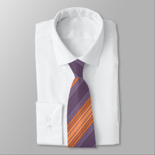 Corbata Amarillo con patrón de rayas lilas