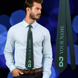 Corbata Añadir el conjunto de nombres Dj Deejay Neck Tie<br><div class="desc">Hermosa corbata de cuello personalizado con la palabra "DJ" y un texto de nombre de personalizable en un suave tono azul verde azulado sobre un fondo degradado de negro. Equipo único pero hermoso para DJs / DJanes. El texto es personalizable.</div>