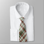 Corbata arándanos rojos Navidades verdes oscuros<br><div class="desc">Navidades amarre de manto de vacaciones con patrón de arándano rojo y verde de carga abstracto,  diagonalmente orientado con acentos blancos y tonos de jade gris de katzdzynes</div>
