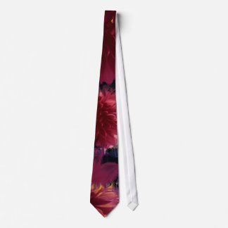 Corbata Atar, bello diseño floral oscuro y colorido
