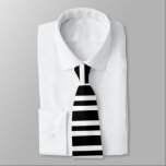 Corbata Banda blanca y negra<br><div class="desc">Patrón de franja negra simple. Este fue originalmente un pedido personalizado para un evento especial. Pero,  puede cambiar el color de fondo. También puede copiar y pegar en el reverso si lo desea.</div>