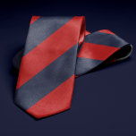 Corbata Bandas rojas y azules de la marina<br><div class="desc">Elegante patrón de rayas náuticas en colores audaces y clásicos perfecto para la oficina o una noche en el centro.</div>