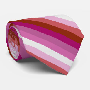 Corbata Bandera del Orgullo Lésbico con lápiz labial