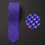 Corbata Bandera del Patrón de Australia<br><div class="desc">Flag of Australia Pattern Necktie resalta los colores nacionales del país desde una distancia mediante el uso de un ingenioso diseño angled. Tras una inspección más minuciosa,  el patrón repetible y sin fisuras de banderas pequeñas muestra el estandarte nacional del país de una manera estética y agradable.</div>