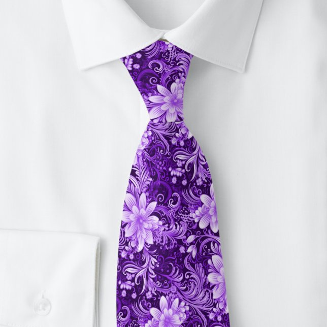 Corbata Batik Floral de Berenjena (Subido por el creador)