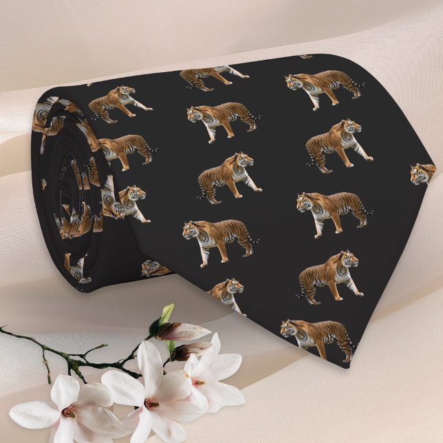 Corbata Bengal Tiger Black Elegant Wildlife Animal Pattern (A stylish tie with a pattern of Bengal tigers on a black background)