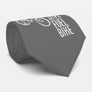 Corbata Bicicleta, Salven la Bicicleta de Combustible, Pas