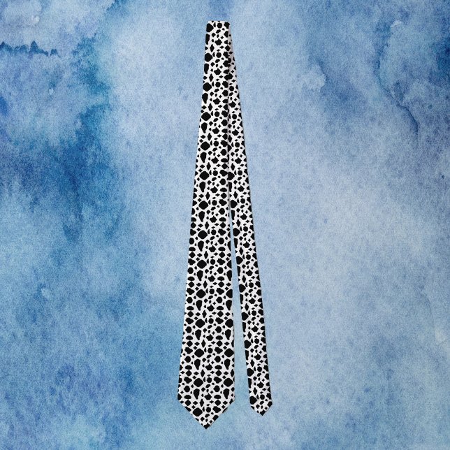 Corbata Black and White Cow Print Animal Pattern (A tie with a black and white cow pattern)