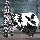 Corbata Blanco Boda de vino floral negro<br><div class="desc">Una corbata negra de cuello boda floral con una vintage vina floral negra sobre fondo blanco puro. Los gráficos de viñeta tienen un fondo transparente,  por lo que puede seleccionar un color de su elección para el fondo,  en lugar de blanco,  en la Herramienta de diseño.</div>