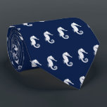 Corbata Blanco temático del Seahorse náutico en la marina<br><div class="desc">Una selección única de la corbata que ofrece un modelo blanco del ilustracion del seahorse del vintage de la marina de guerra el |.</div>