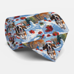Corbata Bluetick Coonhound corriendo en la nieve con Navid