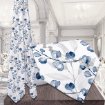 Corbata Boda de color de agua azul Eucalyptus Greenery<br><div class="desc">Un patrón de acuarela pintado de eucaliptos en azul marino con cepas de eucalipto gris y bayas en el fondo contra el blanco puro.</div>