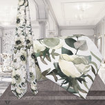 Corbata Boda de Eucalipto Verde de los Anemones Blancos Cr<br><div class="desc">Una corbata boda de cuello con acuarela boda exquisitamente detallada de rosas,  ranunculus,  peonías,  cachorros,  dahlias,  anémonas y otros florales bodas.</div>