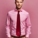 Corbata Borgoña - monogramado<br><div class="desc">La corbata montada en burdeos ofrece un aspecto clásico y elegante. Ahora puede personalizar fácilmente con su monograma. Diseñado por Alma Wad.</div>
