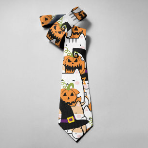 Corbata Bruja de gato lindo sosteniendo Bumkin Halloween