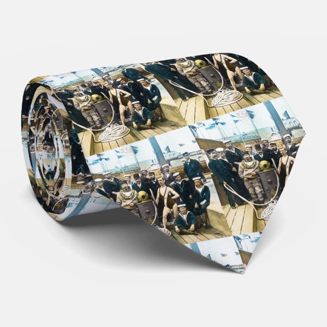 Corbata Buceador naval real 1891 del casco de protección (Enrollado)