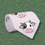 Corbata Canto de cuello de vaca suave<br><div class="desc">Una corbata humorística con una cara de vaca de estilo personalizado adorable sobre un fondo rosado. Si buscas un regalo para tu mejor hombre en la vida,  este diseño podría ser perfecto y tan divertido!</div>