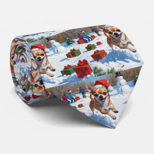 Corbata Chihuahua corre en Nieve con Gorra Navidad