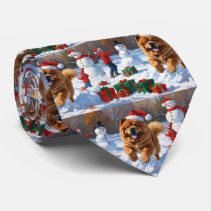 Corbata Chow Chow corriendo en la nieve con sombrero de Na
