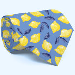 Corbata Citruro de patrón limón de color agua<br><div class="desc">Bonito acuarela patrón de limón cítrico en amarillo con hojas azul marino sobre un fondo azul para una foto de verano de la vitamina C. Arte original de Nic Squirrell.</div>