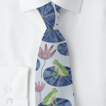 Corbata Color de agua de la rana Azul<br><div class="desc">Bonitas ranas acuarelas sentadas sobre colchonetas de nenúfares en un estanque azul claro. Perfecto para los amantes de la naturaleza,  los animales y los anfibios. Arte original de Nic Squirrell.</div>