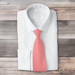 Corbata Color de la sandía sólida rosa plano<br><div class="desc">Sólida coloración de sandía de diseño rosa liso.</div>