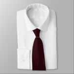 Corbata Color sólido oscuro siena rojo púrpura medio siglo<br><div class="desc">Traje de negocios de corbatas de cuello y accesorios de ropa de ropa divertida e informal impresos con Dark Sienna Red Purple Classic de 1960 Mid Century Retro Diseño de color sólido por la impresión TheFabricSeal en tienda a petición en Zazzle.com #ZazzleMade https://www.zazzle.com/store/thefabricseal Con iniciales F S para nuestra tienda...</div>