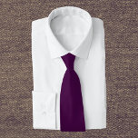 Corbata Color sólido púrpura de berenjena<br><div class="desc">Color sólido púrpura de berenjena</div>