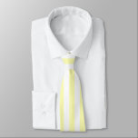 Corbata Colores de color amarillo pastel vacaciones de ver<br><div class="desc">Amable primavera de luz color rayado amarillo pastel. Minimalista, sencillo y moderno estilo moda de diseño pastel estético en un delicado color amarillo sólido. Decoración casera de color amarillo pastel, decoración estética de color amarillo pastel, cocina amarillo pastel y color amarillo pastel. Corbata de cuello de verano de primavera amarillo...</div>
