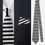 Corbata Coloridas rayas de corte cortas Necktie<br><div class="desc">Corbata colorida del patrón de bandas cortas.</div>