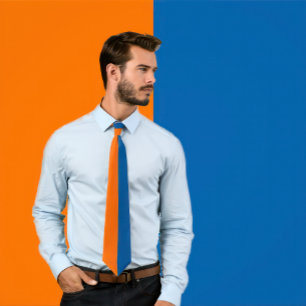 Corbata con diseño de color dividido naranja y azu