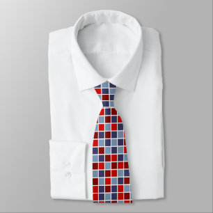Corbata con elegante patrón de cuadros rojos y azu