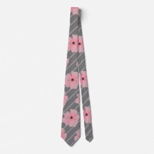 Corbata con flores rosadas y rayas