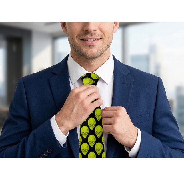 Corbata con patrón de alienígena verde de ciencia  (Subido por el creador)