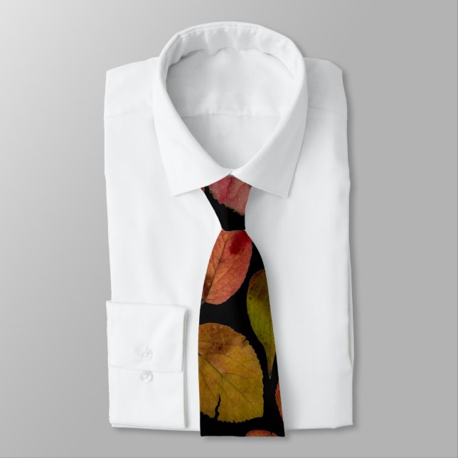 Corbata con patrón de hojas de arce otoñales elega (Atado)