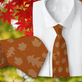 Corbata con patrón de hojas marrones de otoño