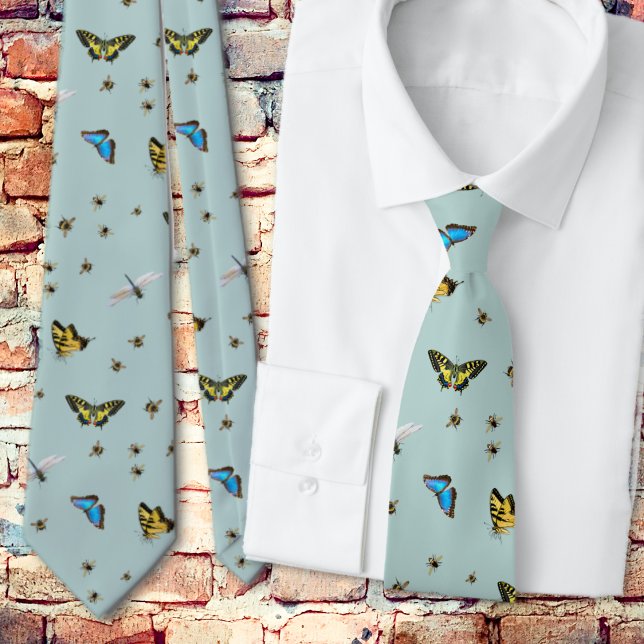 Corbata con patrón de mariposas y abejas (Subido por el creador)