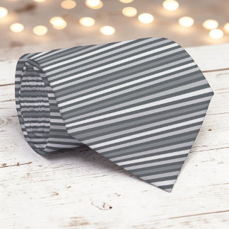 Corbata con rayas de color gris