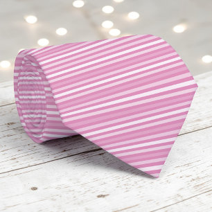 Corbata con rayas de color rosa