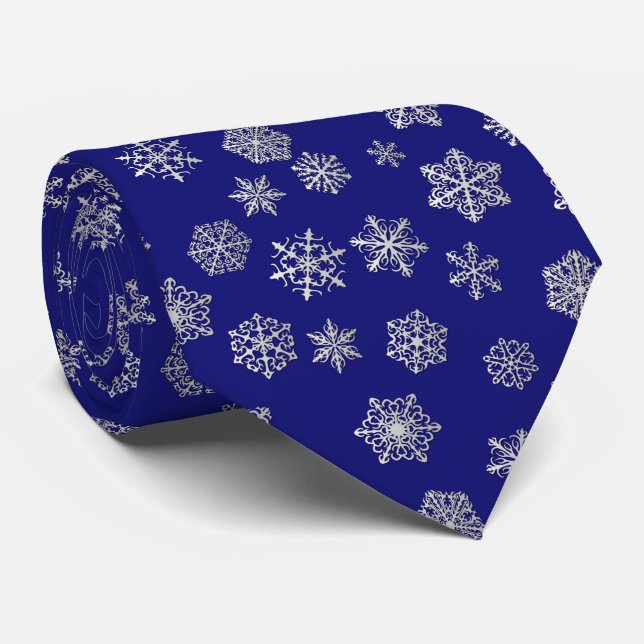 Corbata Copos de nieve plateados en un fondo azul oscuro (Enrollado)