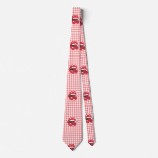 Corbata Coqueta roja de cerezo en los labios calientes