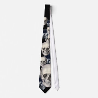 Corbata Cráneos contra rayas