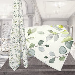 Corbata Creamy White Eucalyptus Greeneration Boda Neck Tie<br><div class="desc">Lazos de cuello para Tuxedo Royale por Leonbience. Esta corbata presenta un fondo de color sólido con una vegetación eucaliptus pintada con acuarela.</div>