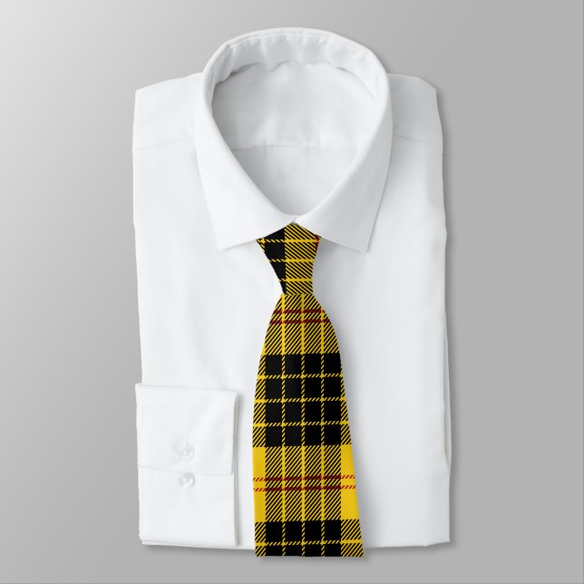 Corbata Cuadros negros y amarillos   (Atado)