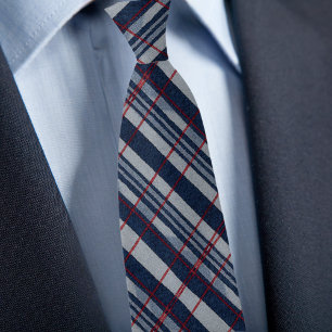 Corbata de cuello con patrón de rayas en ángulo az