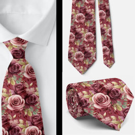 Corbata de cuello con rosas de color rojo intenso 
