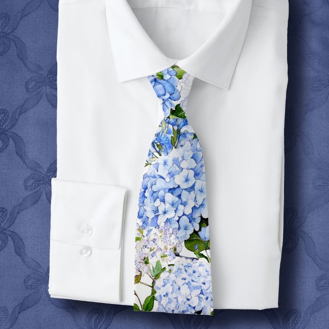 Corbata de cuello de hortensia azul (Subido por el creador)